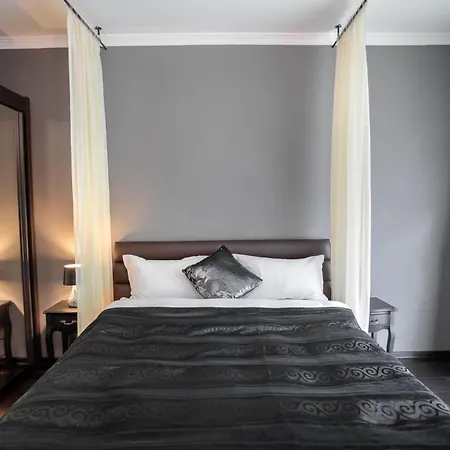 Tampa Gardens - Adults Only Apartamento Braşov